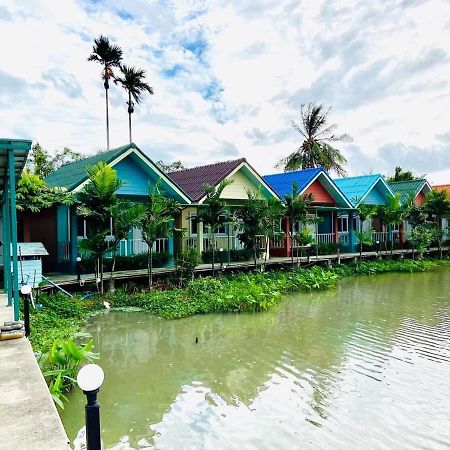 Baan Chay Namm Resort Bangkok Exterior photo