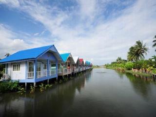 Baan Chay Namm Resort Bangkok Exterior photo