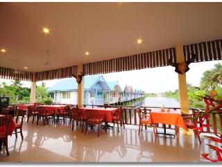 Baan Chay Namm Resort Bangkok Exterior photo