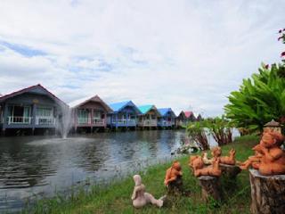 Baan Chay Namm Resort Bangkok Exterior photo
